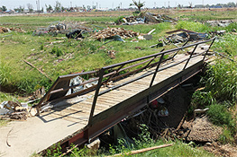 The bridge I used to cross to Plaza Towers each morning.